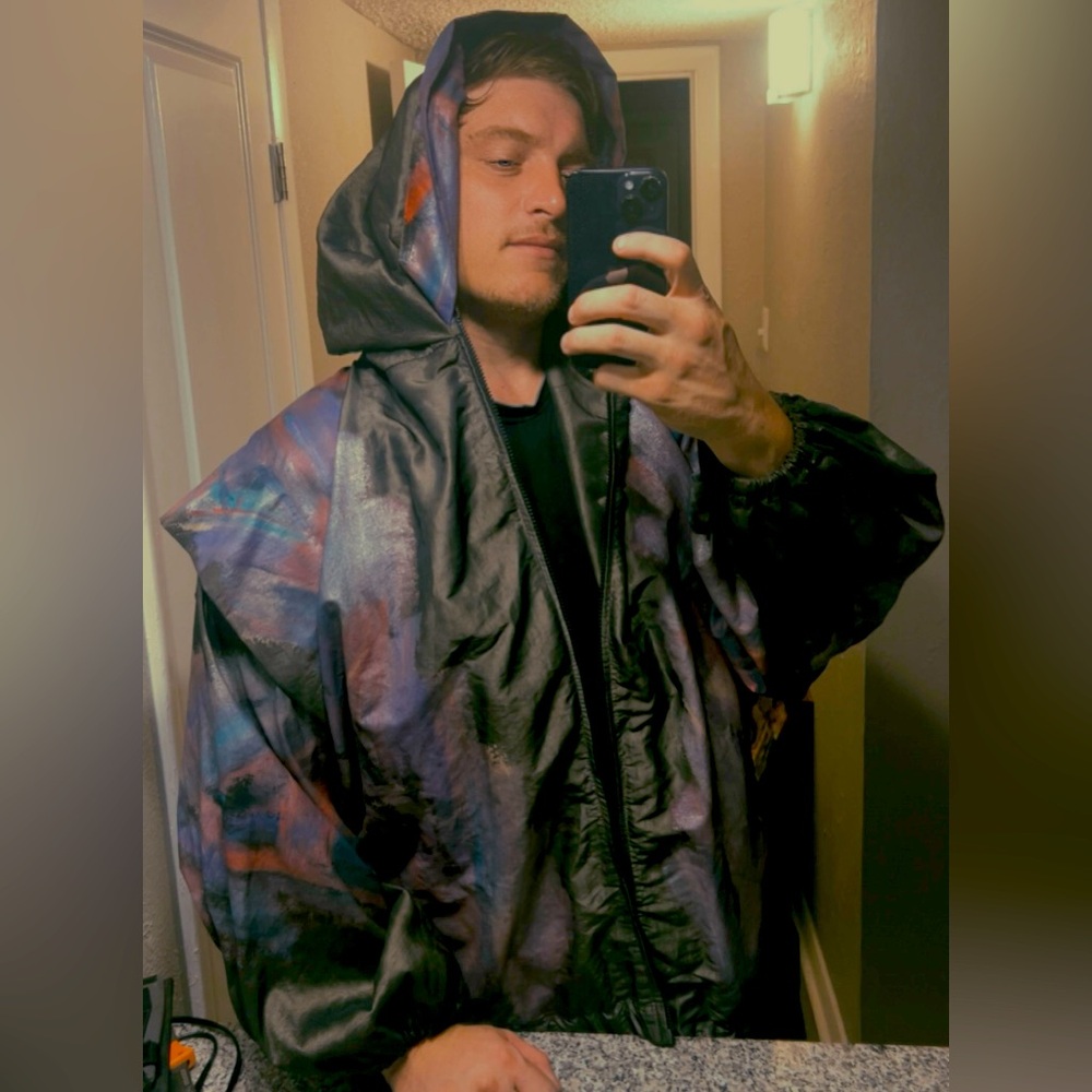 VTG. ANN ORIGINAL SEATTLE ABSTRACT
HAND PAINTED HOODED ART